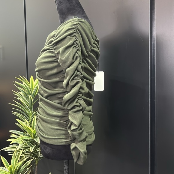 Line and Dot Billie Off/On Shoulder, Ruched front/back/sleeves,stretch knit - Picture 5 of 14